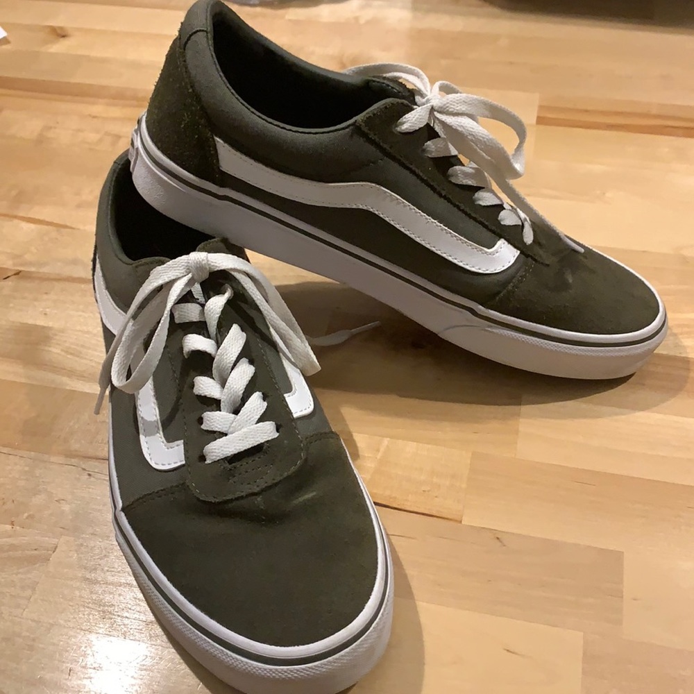 Army Green Vans size 9.5